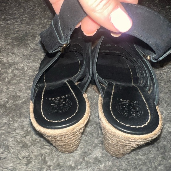 Tory Burch Wedge Sandle - Picture 5 of 9